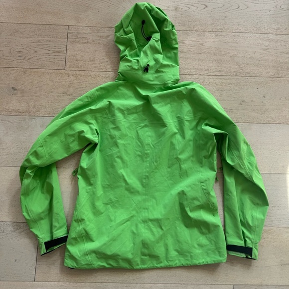 Arcteryx Beta AR in Rare Color | Goretex PRO | women’s L - Picture 4 of 13